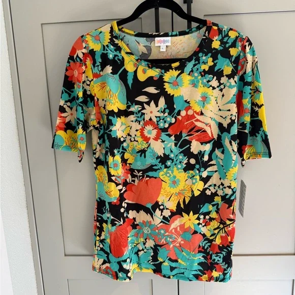 LuLaRoe Gigi (Black Multicolor Floral Short Sleeve Top) - Picture 1 of 4